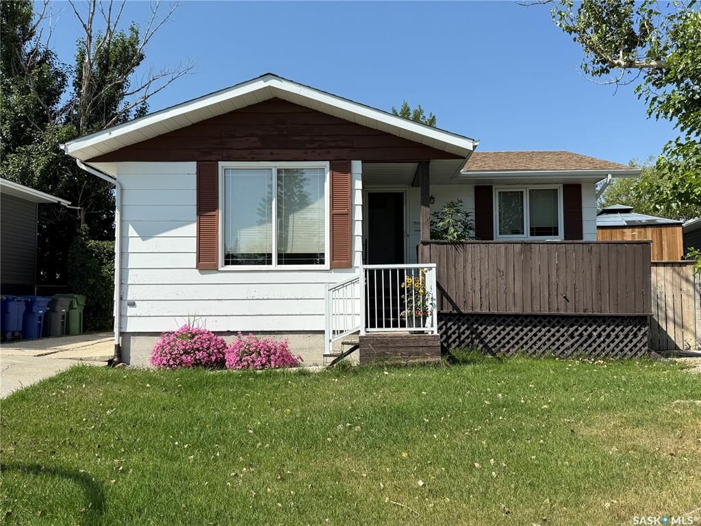 Property Photo:  9 Rutley Crescent  SK S0L 1S1 