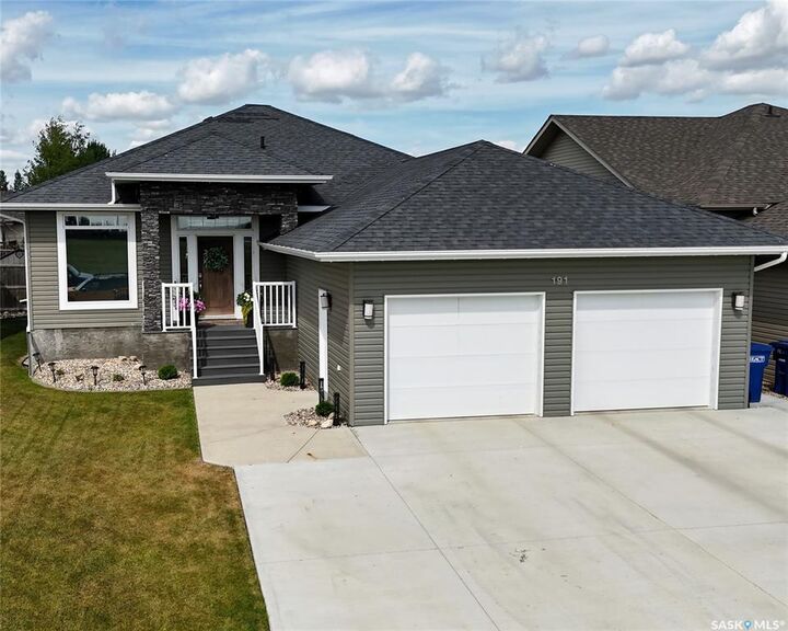 191 Saskatchewan Avenue — photo 1