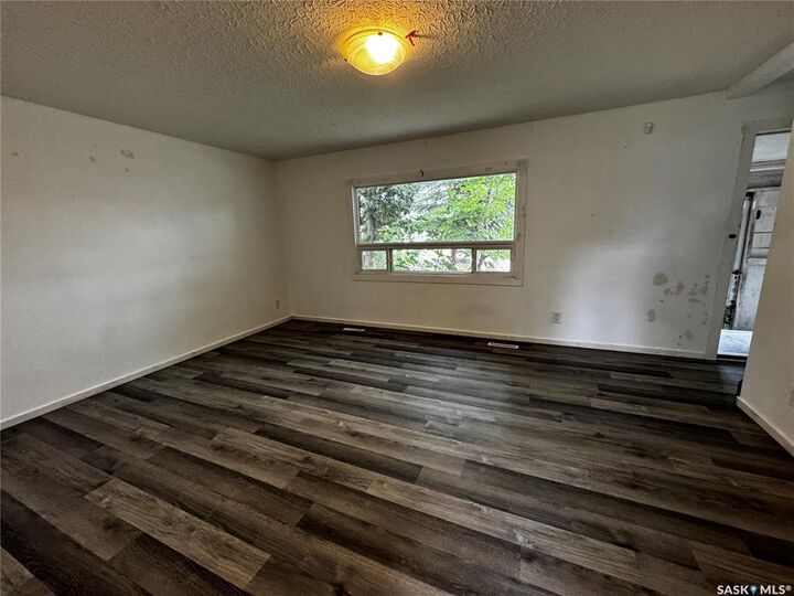 Photo de la propriété:  212 T Avenue N  SK S7L 3B2 