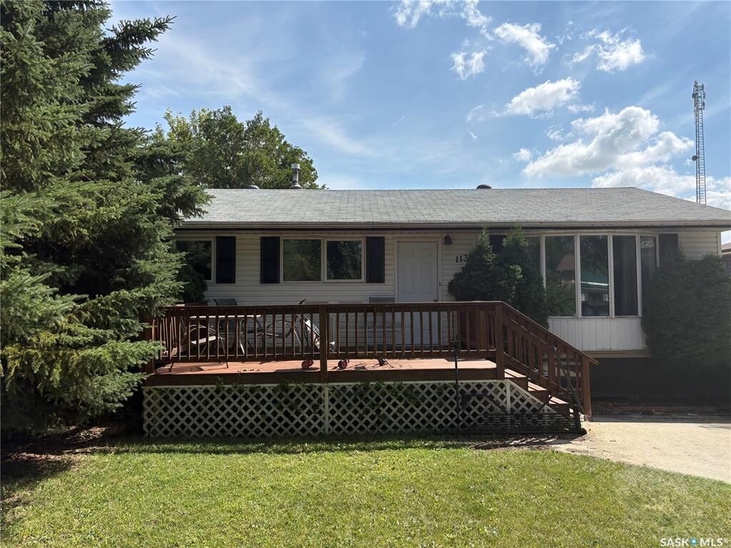 Property Photo:  113 First Street W  SK S0C 0R0 