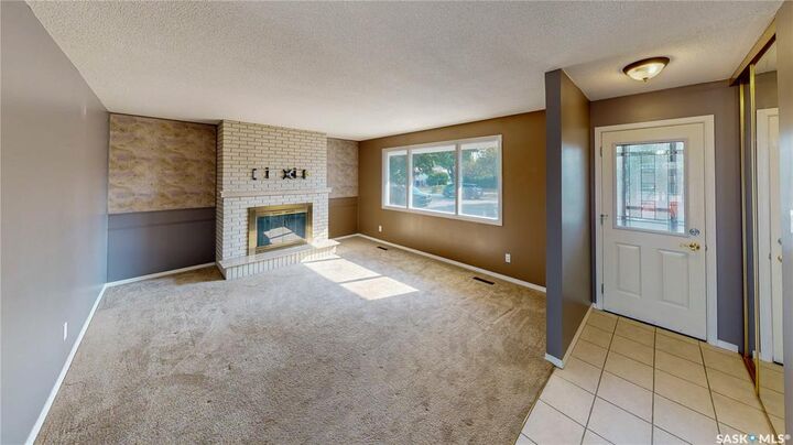 Property Photo:  60 Gale Street  SK S4R 4E1 
