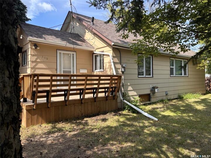 Property Photo:  119 1st Street  SK S0K 1E0 