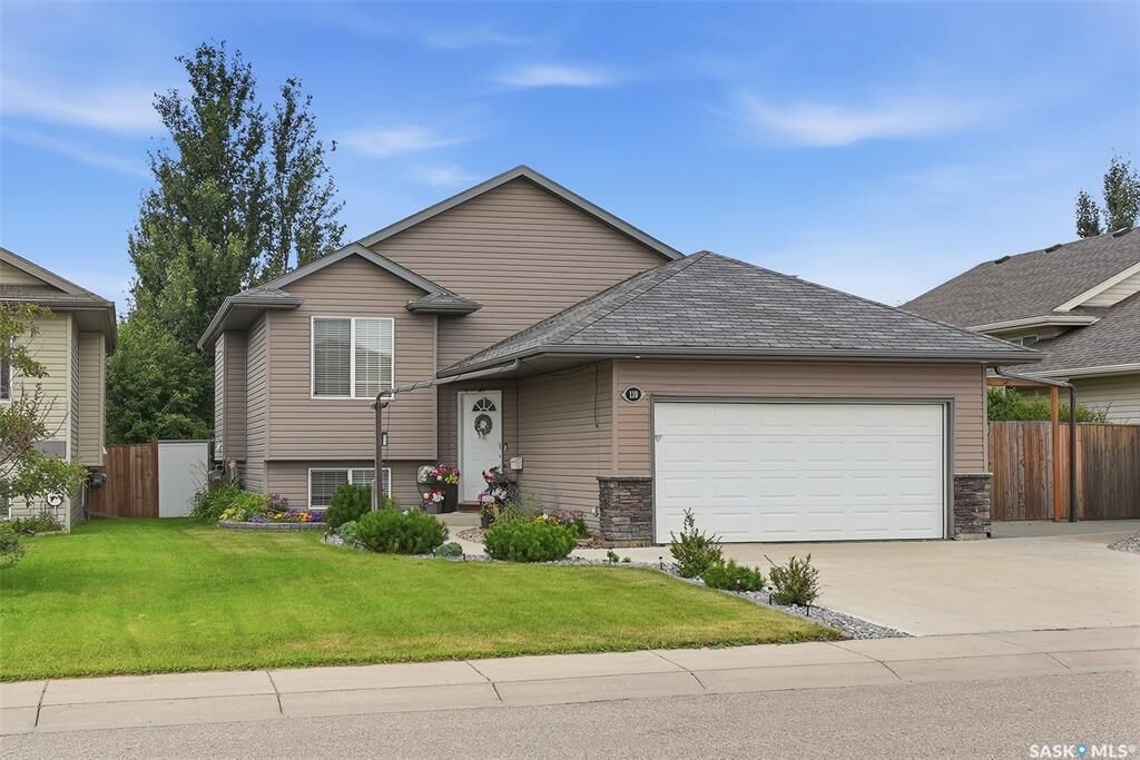 Property Photo: 110 Bennion Crescent SK S7W 0H1