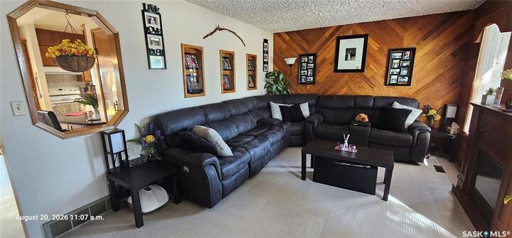 Property Photo:  713 1st Avenue  SK S0K 1B0 