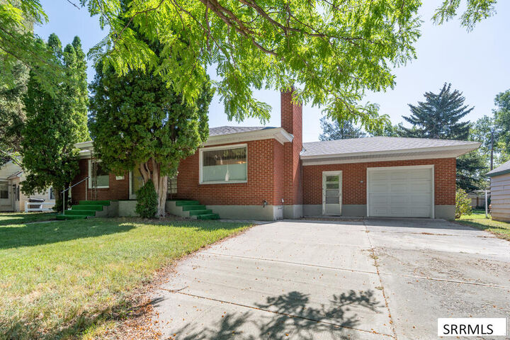 Property Photo:  2011 Bremer Drive  ID 83402 
