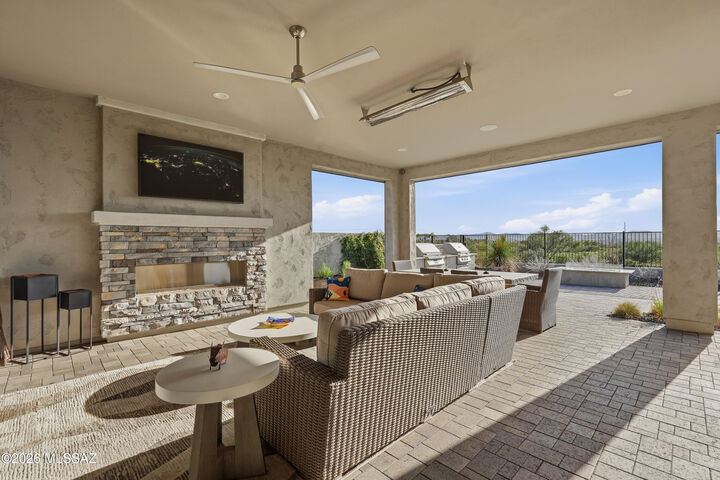 Property Photo:  30462 S Blue Granite Lane  AZ 85623 
