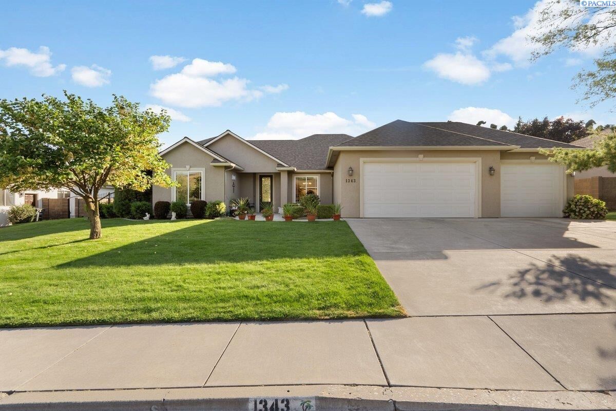 Property Photo:  1343 Jubilee Ct  WA 99352 