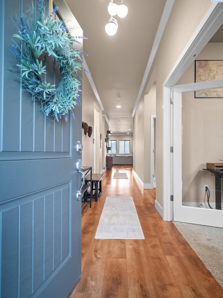 Property Photo:  2557 Morris Ave  WA 99352-5133 