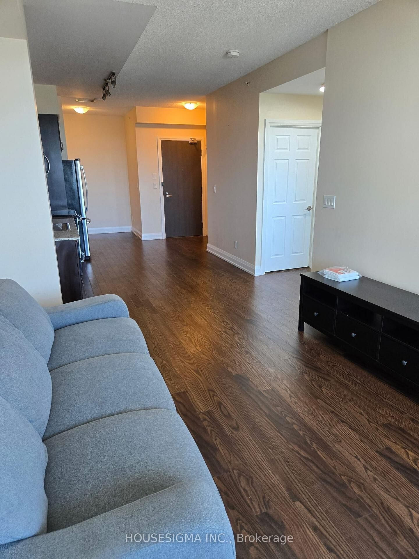 Property Photo:  7161 Yonge Street 1423  ON L3T 0C8 