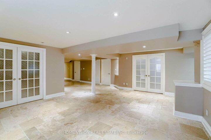 Property Photo:  24 Sandbanks Drive E Bsmt  ON L4E 4K7 