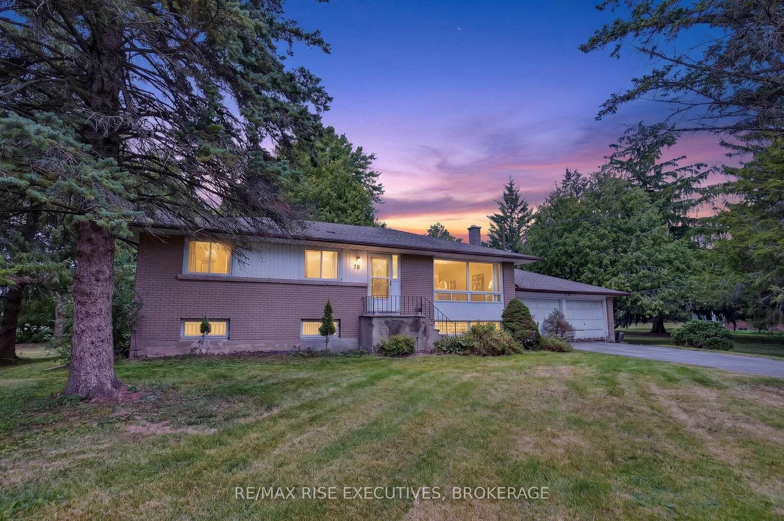 Property Photo:  18 Dalgleish Avenue  ON K7K 5H6 