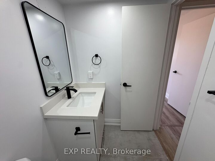 Property Photo:  4422 Huron Street 406  ON L2E 7C8 