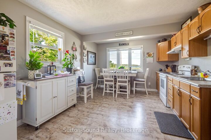 Property Photo:  623 Frank Street  ON N0H 2T0 