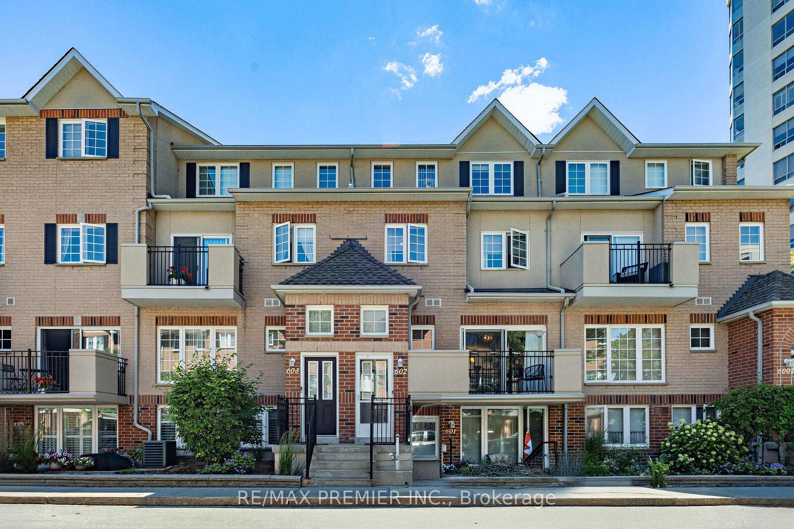 Property Photo:  1400 The Esplanade N/A N 602  ON L1V 6V2 
