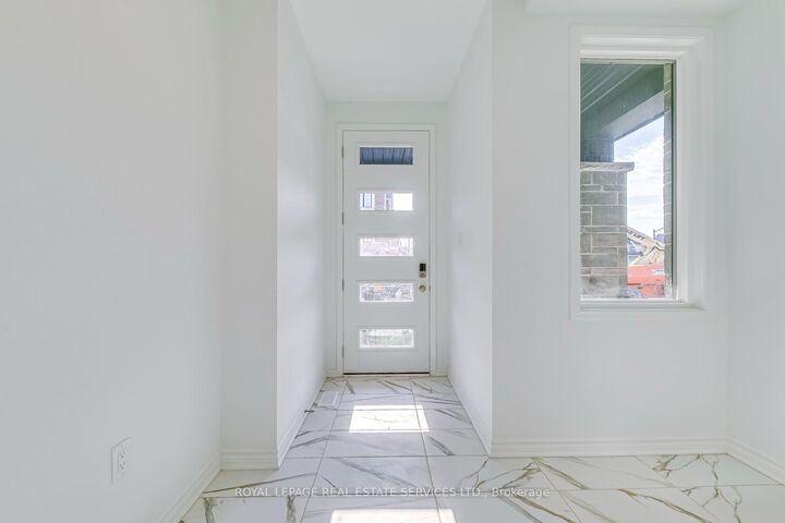 Property Photo: 1205 Poppy Gardens ON L6M 7Y3