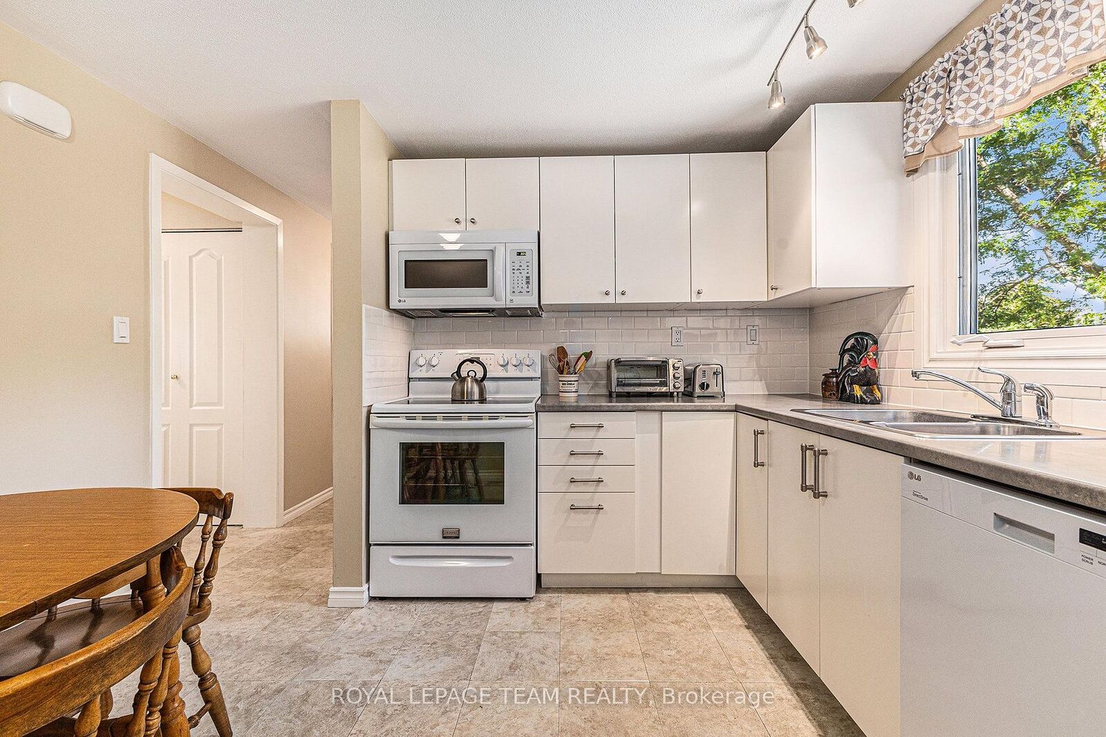 Property Photo:  23 Chanonhouse Drive  ON K0A 2Z0 
