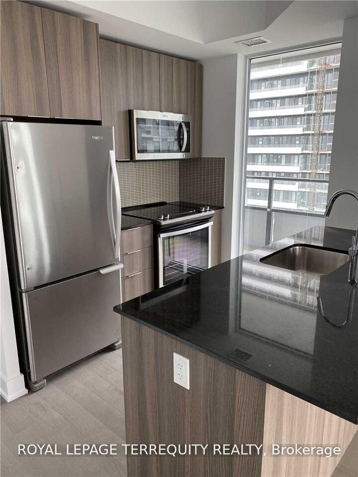 Property Photo: 20 Shore Breeze Drive 3904 ON M8V 0C7