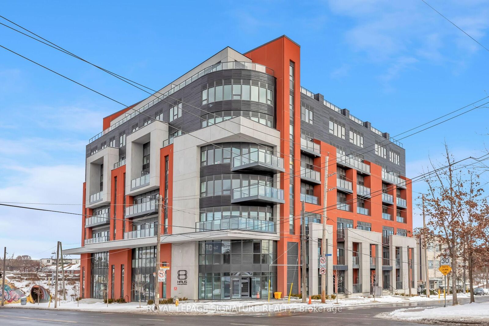 Property Photo:  2433 Dufferin Street W Ph806  ON M6E 3T3 