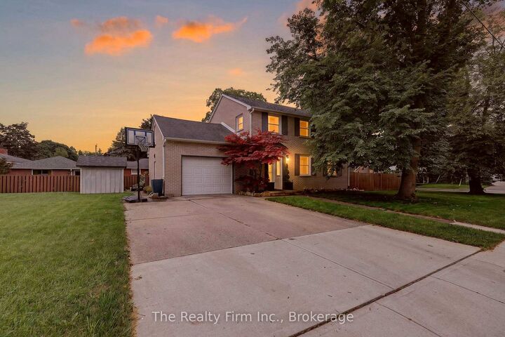 652 Miller Street — photo 1