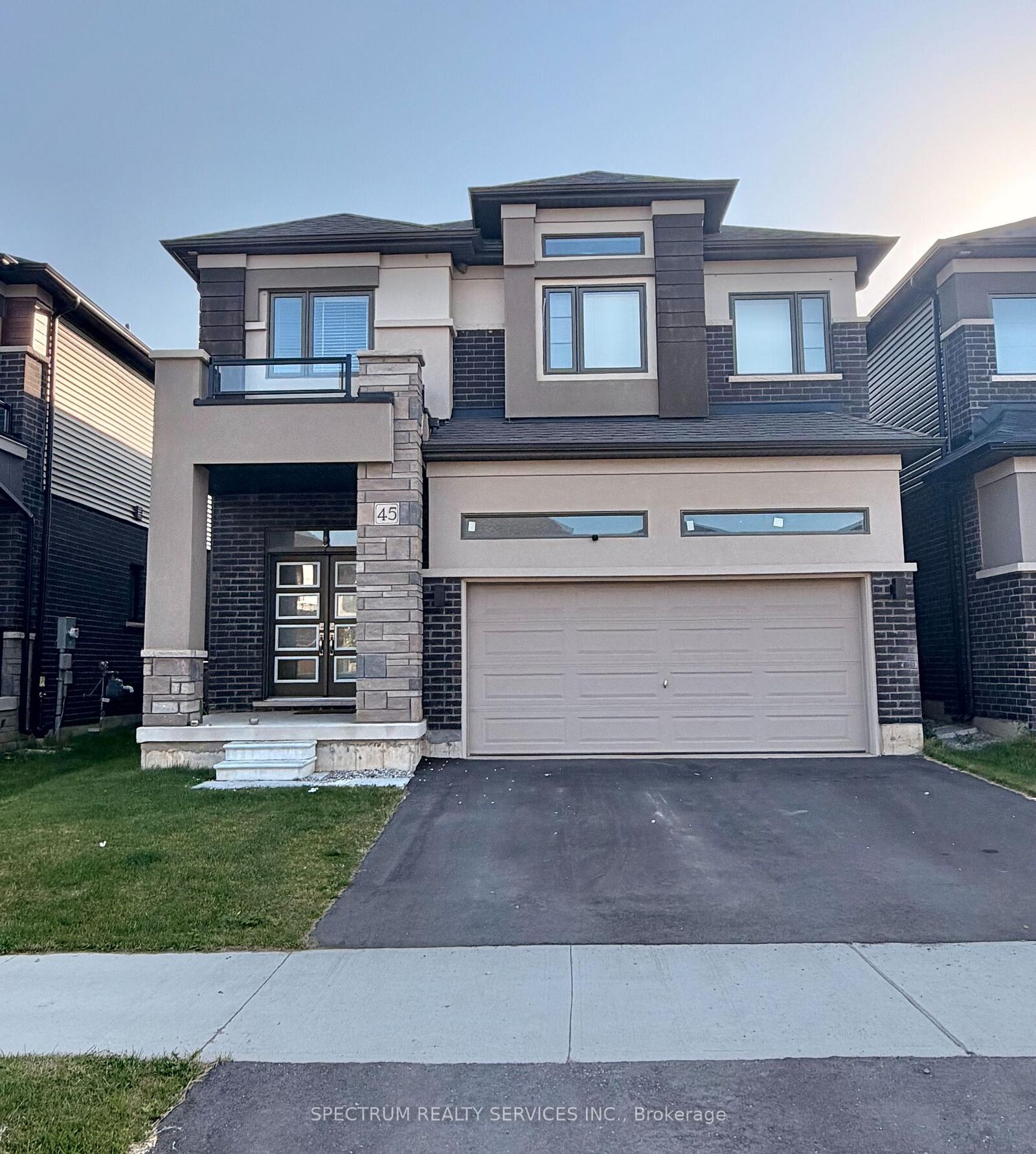 Property Photo:  45 Dennis Avenue  ON N3V 0B9 