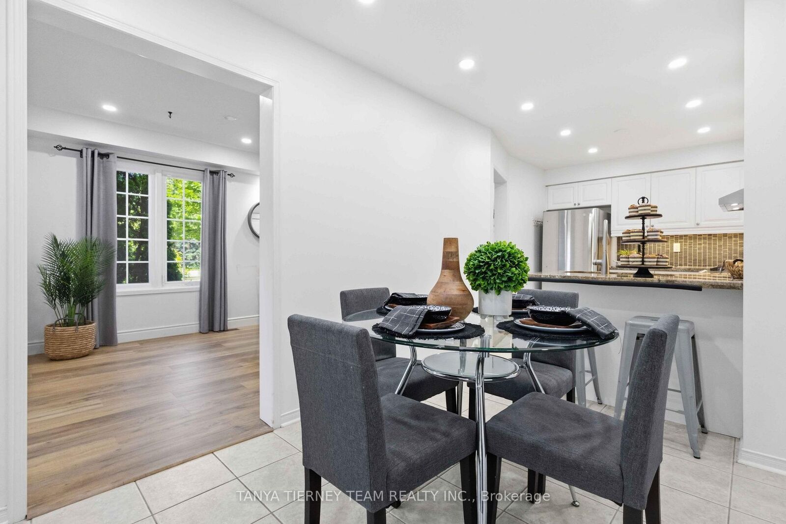 Property Photo: 96 Robideau Place ON L1R 3G7