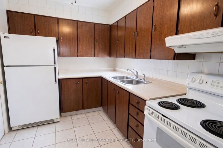 Property Photo: 3390 Weston Road 2304 ON M9M 2X3