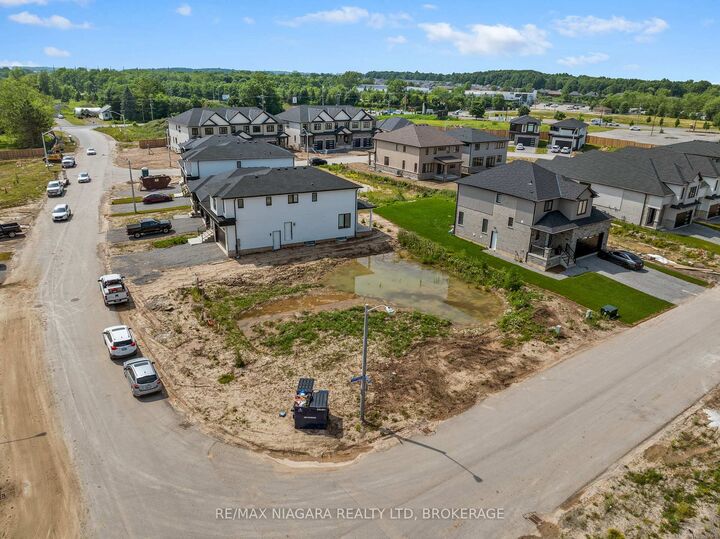 Property Photo:  8885 Angie Drive  ON L2H 0H9 