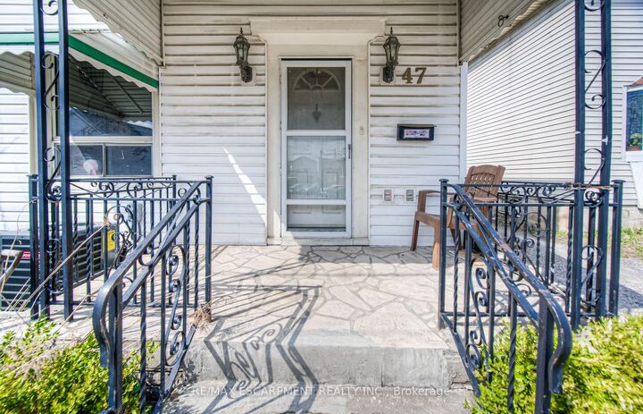 Property Photo:  47 North Street  ON L2R 2S3 
