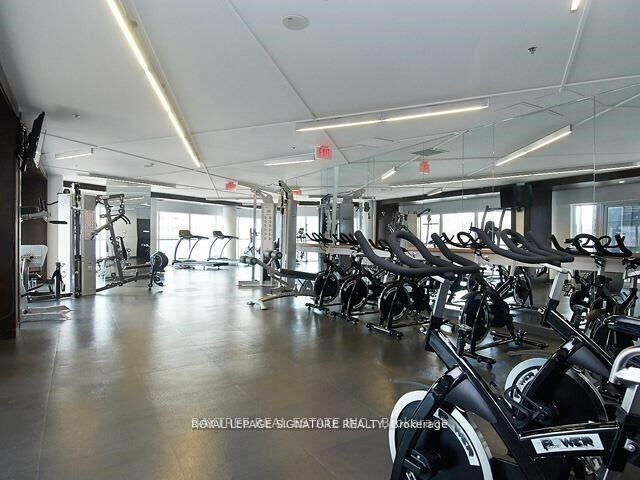 Property Photo:  2221 Yonge Street 4008  ON M4S 0B8 