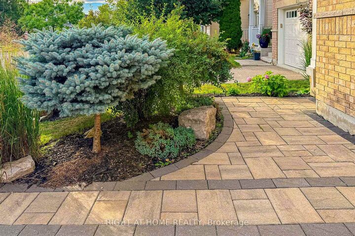 Property Photo:  180 Spring Creek Drive  ON L8B 1V3 
