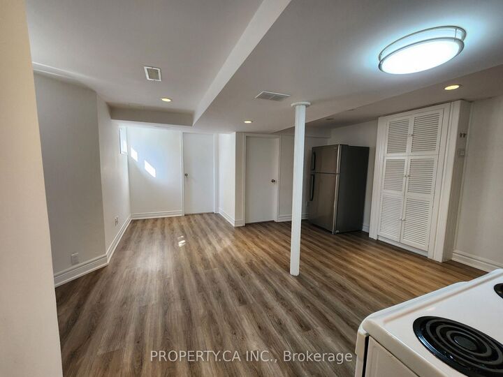 Property Photo:  159 Sandyhook Square Bsmt  ON M1W 3N6 