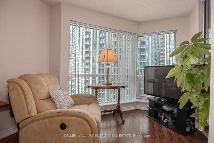Property Photo: 10 Yonge Street 1604 ON M5E 1R4