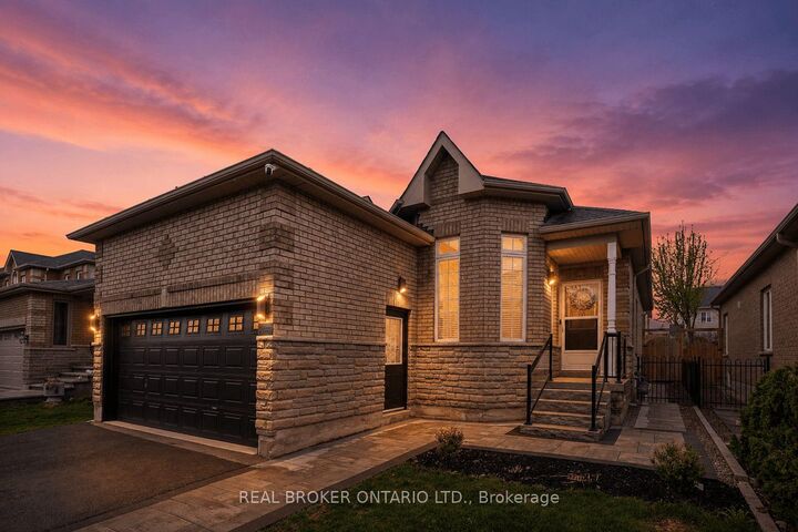 27 Spruce Boulevard — photo 1