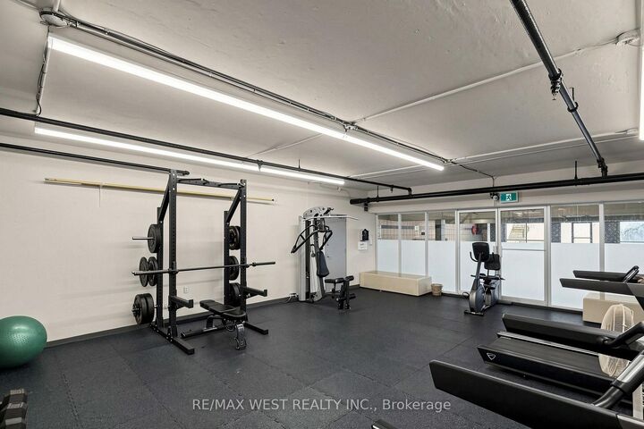 Property Photo: 1624 Bloor Street 105 ON L4X 2S2