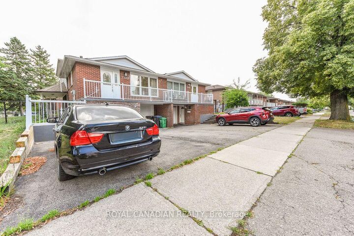 Property Photo: 7700 Kittridge Drive ON L4T 3J6