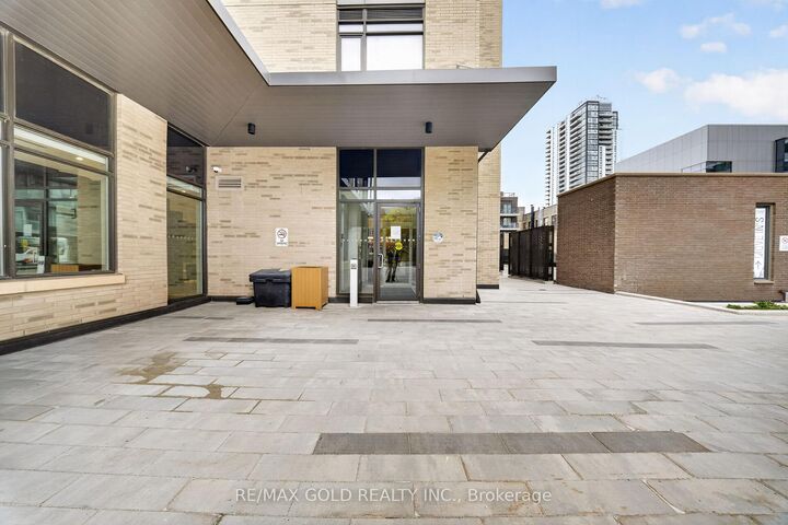 Property Photo: 55 Duke Street W 508 ON N2H 0C9