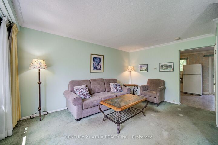 Property Photo: 141 Hollyberry Trail ON M2H 2P2
