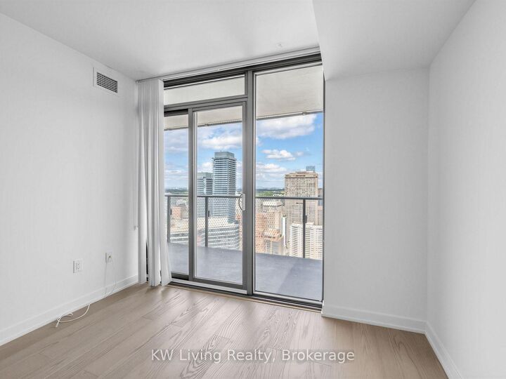 11 Wellesley Street 4309 — photo 1