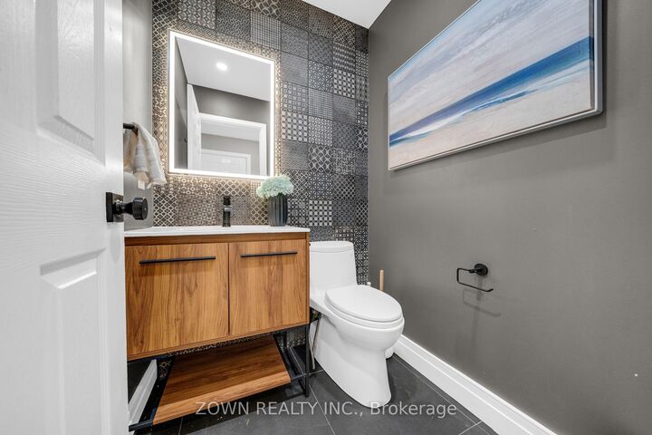 Property Photo: 5253 Bushelgrove Circle ON L5M 6C5