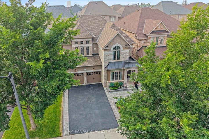 Property Photo: 32 Impulse Circle ON L6X 0X9