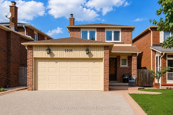 Property Photo: 1106 Highgate Place ON L4W 3H4