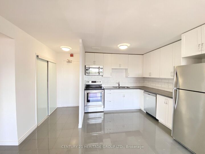Property Photo:  3111 Eglinton Avenue E 509  ON M1J 2G4 