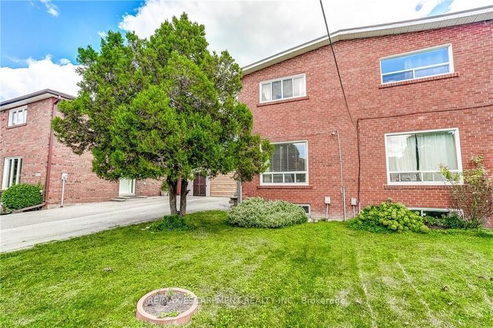 Property Photo: 2488 Brookhurst Road ON L5J 1R3