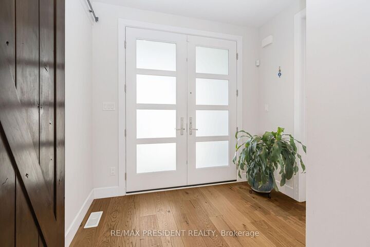 Property Photo: 2217 Wateroak Drive ON N6G 5B4