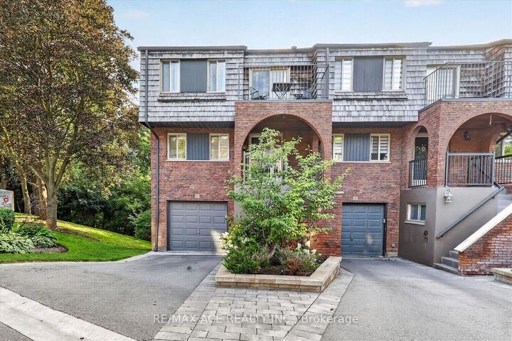 Property Photo: 65 Cricklewood Crescent ON L3T 4T8