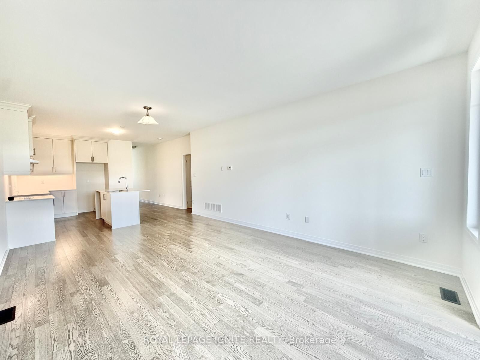 Property Photo: 551 Hudson Street ON L4R 0J2