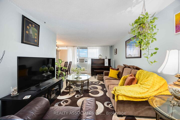 Property Photo: 180 Markham Road 811 ON M1M 2Z9