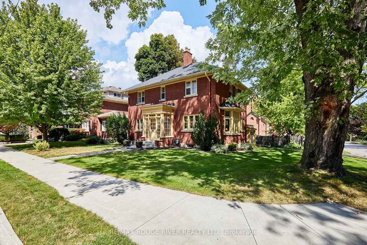 Property Photo: 513 Centre Street S ON L1N 4W5