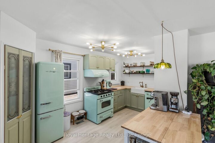 31 Caroline Street — photo 1