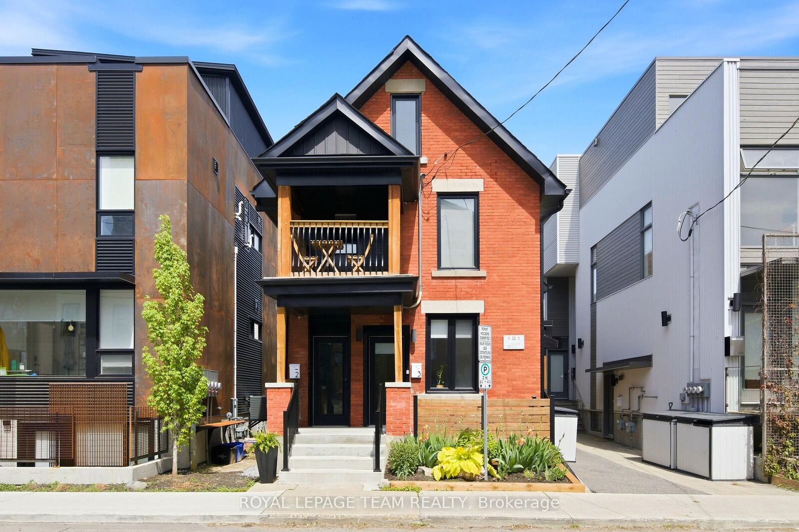 Property Photo: 121 Carruthers Avenue ON K1Y 1N4
